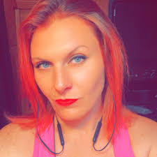 Amie Pollock's Instagram, Twitter & Facebook