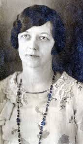 The only child of Lavinia SCUDAMORE nee MARTIN (1855-1909) was Lavinia May  born 1902 in Frome who emigrated to Canada where she married Lawrence  BERGENHAM in 1928. Mae's 1997 obituary (not held)