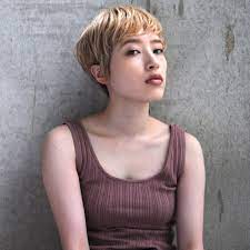 外国人風ベリーショート 顔周り 耳周りがスッキリしたベリーショートでスタイリングもハンドドライだけで出来るので簡単です 後頭部も丸みが出るようにして襟足はスッキリさせてストレスフリーです ご予約について 初めてのお客様はホットペッパーからのご