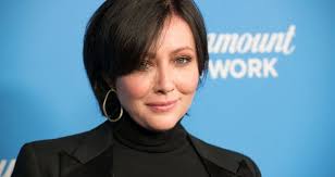 What is not talked about as much, however, is what happens when the hair starts to return. Damn Good Day At Work Breast Cancer Fighter Shannen Doherty Loves Being On The Set Of New Film With Bruce Willis Survivornet