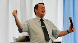 Atração studio ainda não enviou a letra e o clipe dessa música. Pastor R R Soares E Obrigado A Devolver Passaporte Diplomatico