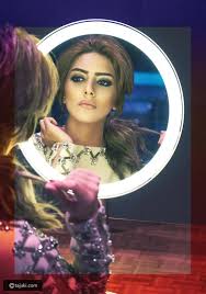 تسريحات هيا عبد السلام ممثلة ومخرجة من أصل كويتي مواليد الكويت fashion crown jewelry crown