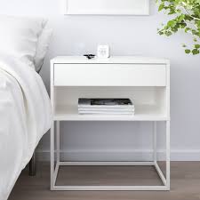 Ikea Vikhammer Ablagetisch Wei Szlig In 2020 Ablagetisch Schlafzimmer Design Bemalte Schubladen