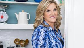 Candied pecans are a sweet treat that's great as a dessert or as a quick snack. Trisha Yearwood S Favorite Healthy Recipes And Tips