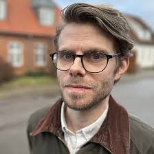 P1 bøjer sig for medicinfirma