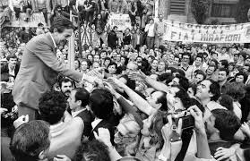 Cribbio, e che deve dire enrico #berlinguer che a furia di rigirarsi nella tomba ora i fiori glieli dobbiamo portare in nuova zelanda? Questione Morale La Denuncia Al Vento Di Enrico Berlinguer Giornalemio It
