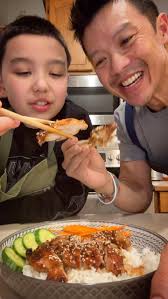 8 thighs total 206 Cals/thigh 23g Protein 8g Fat 9g Carbs 2lbs Chicken  thighs (boneless/skinless) 1/4 cup Soy sauce 1/4 cup Honey 2 tbsp Old style  whole grain dijon mustard by Maille