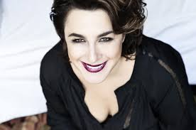 Oyuncu olmaya epey geç bir. Esra Dermancioglu Imdb