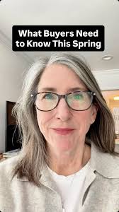 📊 Market of the Moment: Chicago, IL 📈 Stay in the know with the latest  real estate trends right here in Chicago! 🏡✨ Curious about what's  happening in your neighborhood or want