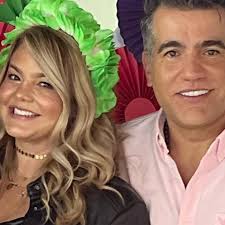 Carlos Calero chicaneó a su esposa en foto y sus seguidores quedaron  enamorados