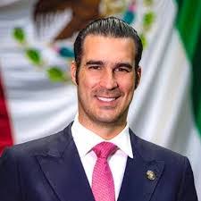 Tayde Perez's Instagram, Twitter & Facebook