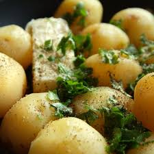 Ich habe mir bei einem fettrechner ausgerechnet, das 100g bandnudeln von birkel ca. Kalorien Sparen So Bereiten Sie Kartoffeln Und Nudeln Richtig Zu Stern De