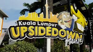 Wilayah persekutuan kuala lumpur adalah salah satu dari tiga buah wilayah persekutuan malaysia, dan juga sebuah enklaf dalam negeri selangor, di pantai barat tengah semenanjung malaysia. Rumah Terbalik Tarikan Terbaru Di Kuala Lumpur Blog Sihatimerahjambu