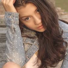 Selfie Cantik Cassandra, Gadis Blasteran Pemeran JILBAB IN LOVE