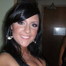 Naomi Schuster (@NaomiShoe)