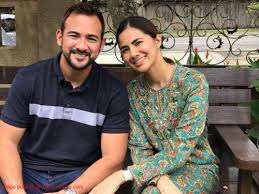 Biodata dan profil artis cantik aura kasih lengkap katarik com. Sudah Merisik Sharnaaz Ahmad Nikahi Noor Nabila Tahun Depan Alhamdulillah Selesai Satu Majlis Bersama Noor Nabila Doakan Kami Setulus Hati I Lap U Very S