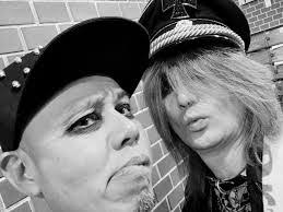 Johnny Silvers's Instagram, Twitter & Facebook