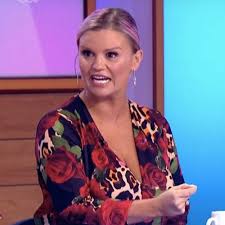 Kerry katona has reportedly said that she would love to start singing again. Kerry Katona Mochte Dass Atomic Kitten Zu Hologrammen Wird Music News Siing