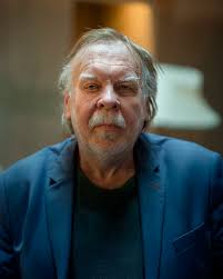 Uno de líos violinistas clásicos de tallan internacional más queridos y  destacados en el ambiente clásico es sin duda, Adrian Justus. Tuve la gran  fortuna de retratarlo en uno de sus conciertos