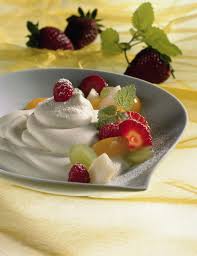 Bayerische Creme Mit Obstsalat Rezept Oktoberfest Essen Obstsalat Leichte Vorspeisen
