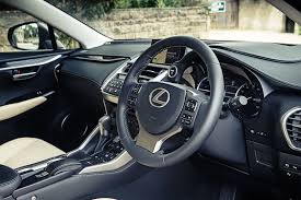 El lexus nx300h no es más que un toyota rav4 hybrid con los mismos caballos (llevan los mismos motores de gasolina y eléctrico/s), más peso (el lexus pesa 129 kilogramos más en vacío, así que dadas la similar longitud, altura, anchura y batalla de ambos modelos imaginen vds. Lexus Nx300h Hybrid Long Term Review Car Magazine