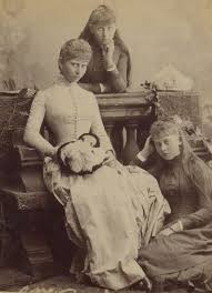 Princess margaret beatrice feodora of prussia was a daughter of frederick iii, german emperor and victoria, princess royal, and the younger sister of emperor wilhelm ii and a granddaughter of queen victoria. L Ancienne Cour Princesses Victoria Sophie And Margaret Of Princess Victoria Queen Victoria Descendants Victoria Family Tree