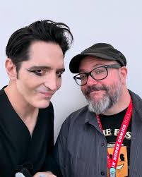 SAN DIEGO @comic_con // finishing strong. thanks to every amazing fellow  geek i got to meet & talk comics/movies/tv/toys with. thanks to  @paramountplus, @darkhorsecomics, @z2, @time.to.panick & more for the  support &