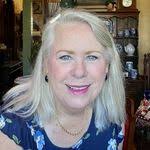 Dina Kidd's Instagram, Twitter & Facebook