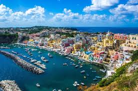 Informazioni e consigli per visitare la capitale della cultura italiana. Procida Island In Naples Italy Is Absolutely Breathtaking