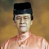 Tunku harunnarasheed putra and che puan amelia thripura henderson. 1