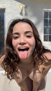 4ft8 whore in heels fucked in the garden and takes facial - EroMe