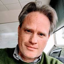 Efren Mercado's Instagram, Twitter & Facebook