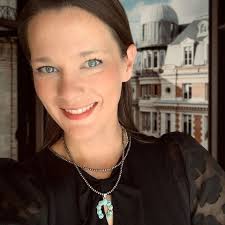 Lauren Neale's Instagram, Twitter & Facebook