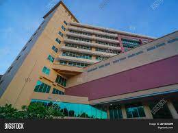 Lamin pongusapan queen elizabeth, kota kinabalu (dtp); Kota Kinabalu Sabah Image Photo Free Trial Bigstock