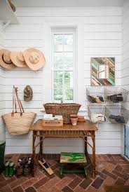 Mar 14, 2016 · a little light internet research reveals that shiplap is a kind of wooden board that's often used for constructing sheds, barns, and other rustic buildings. What Is Shiplap Houzz