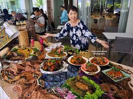 It is 110 metres to mid valley megamall. Follow Me To Eat La Malaysian Food Blog Ramadan Buffet 2019 At Boulevard St Giles Hotel Mid Valley Mega Mall