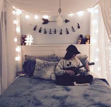 For the living room, for example, which is usually a more classic and traditional environment with laminate flooring, you can put a crochet door weight with flower, which is any pet that you prefer. 10 Fairy Lights Bedroom Ideas That We Are Loving