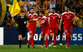 كثف المنتخب السوري لكرة القدم تحضيراته لمواجهة جزر المالديف الجمعة المقبل، ضمن منافسات المجموعة الأولى من تصفيات وكان من المقرر سفر المنتخب السوري للصين. Ø§Ù„Ù…Ù†ØªØ®Ø¨ Ø§Ù„Ø³ÙˆØ±ÙŠ ÙŠØ·Ù„Ø¨ Ù…ÙˆØ§Ø¬Ù‡Ø© Ù†Ø¸ÙŠØ±Ù‡ Ø§Ù„Ø¬Ø²Ø§Ø¦Ø±ÙŠ ÙˆØ¯ÙŠØ§ Ù†ÙˆÙÙ…Ø¨Ø± Ø§Ù„Ù…Ù‚Ø¨Ù„ Ø±ÙŠØ§Ø¶Ø© Ø¹Ø±Ø¨ÙŠØ© ÙˆØ¯ÙˆÙ„ÙŠØ© Ø§Ù„Ø¥Ù…Ø§Ø±Ø§Øª Ø§Ù„ÙŠÙˆÙ…