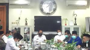 Maybe you would like to learn more about one of these? Beda Nasib Rumah Ibadah Dan Diskotek Di Makassar Imbas Corona