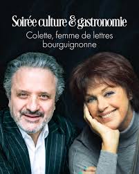 SOIRÉE GASTRONOMIQUE & MUSICALE À LA FRANÇAISE Souper-spectacle avec  accords mets et vins Plongez dans une soirée immersive inspirée de l'art de  vivre à la française, où la musique et la gastronomie