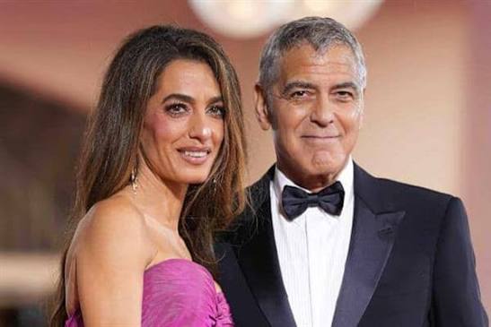 منحت فرنسا الممثل جورج كلوني وزوجته أمل كلوني الجنسية الفرنسية، لأنهما  "يسهمان من خلال أعمالهما المتميزة، في تعزيز النفوذ الدولي الفرنسي والتأثير  الثقافي"، وفقا لما ذكرته الحكومة الفرنسية الأربعاء، وذلك ردا على