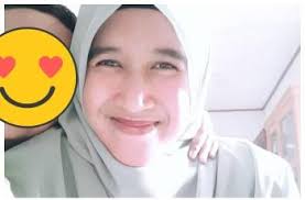 Ustaz abdul somad telah cerai istri pertama, mellya juniarti yang telah mengaruniainya seorang putra pada selasa (3/12/2019. Cerai Dari Ustaz Abdul Somad Pekerjaan Mantan Istri Jadi Omongan Matamata Com
