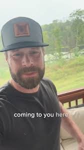 Earl Mcelveen's Instagram, Twitter & Facebook