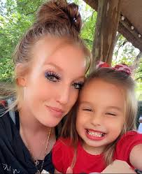 Cindy Singletary (@cinlynnsing)