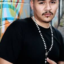 Stream Elia Mora music