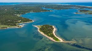 This is what many people drive right by every day. Cape Cod Stern De