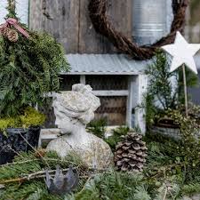 Weihnachtlicher Zauber Im Novembergarten Weihnachtsgarten Weihnachtlich Dekorieren Und Deko Hauseingang Weihnachten