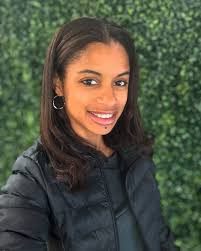 ✨INTRODUCTION TIME✨ My name is Linda A bit about me. I am a mother of 3  amazing daughters, I am a wife, and an avid runner with a crazy goal of  running