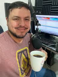 Personajes que se parecen pero no son la misma persona...... Juancho y el  jarocho... Oscar Burgos y el perro guarumo..... La mole y el mago miadou