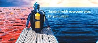 Blue ocean strategy pada dasarnya merupakan sebuah siasat untuk menaklukan pesaing melalui tawaran fitur produk yang inovatif, dan selama ini diabaikan oleh. Pengertian Strategi Bisnis Samudera Biru Blue Ocean Strategy Wawandiamond Com